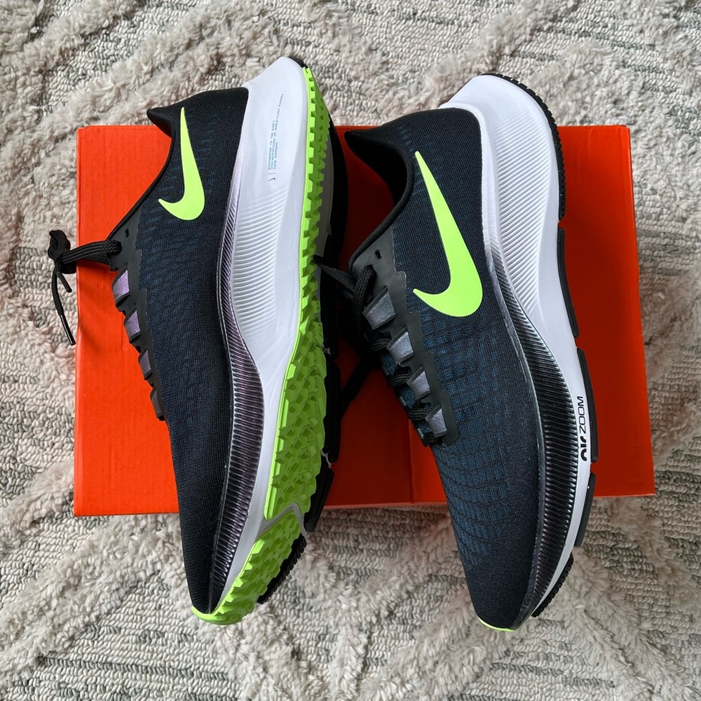 Nike Zoom Pegasus 37 - Men’s Sz 9 - NEW